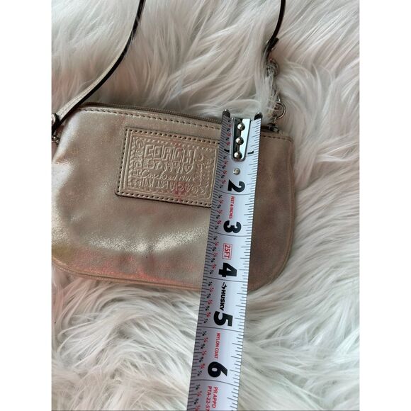 Coach Poppy Pearl Gold Metallic Wristlet Y2K - Picture 6 of 6